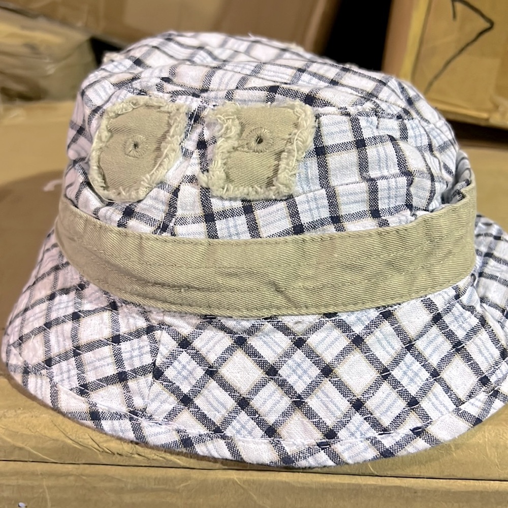 bucket hat